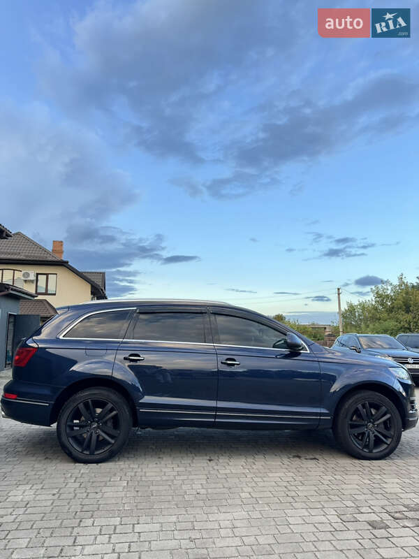 Позашляховик / Кросовер Audi Q7 2012 в Сарнах