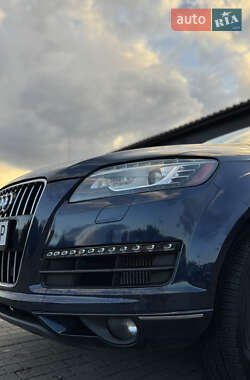 Позашляховик / Кросовер Audi Q7 2012 в 