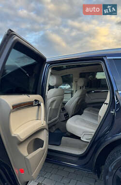 Позашляховик / Кросовер Audi Q7 2012 в 