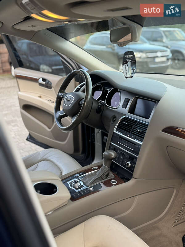 Позашляховик / Кросовер Audi Q7 2012 в Сарнах