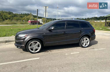 Позашляховик / Кросовер Audi Q7 2012 в 