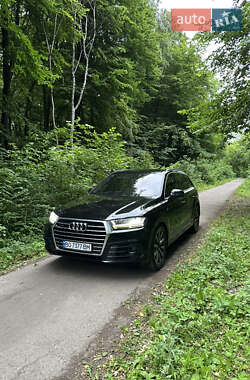 Внедорожник / Кроссовер Audi Q7 2016 в 