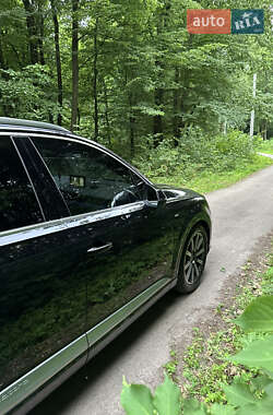 Внедорожник / Кроссовер Audi Q7 2016 в 