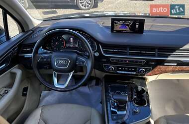 Внедорожник / Кроссовер Audi Q7 2017 в 