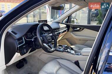 Внедорожник / Кроссовер Audi Q7 2017 в 