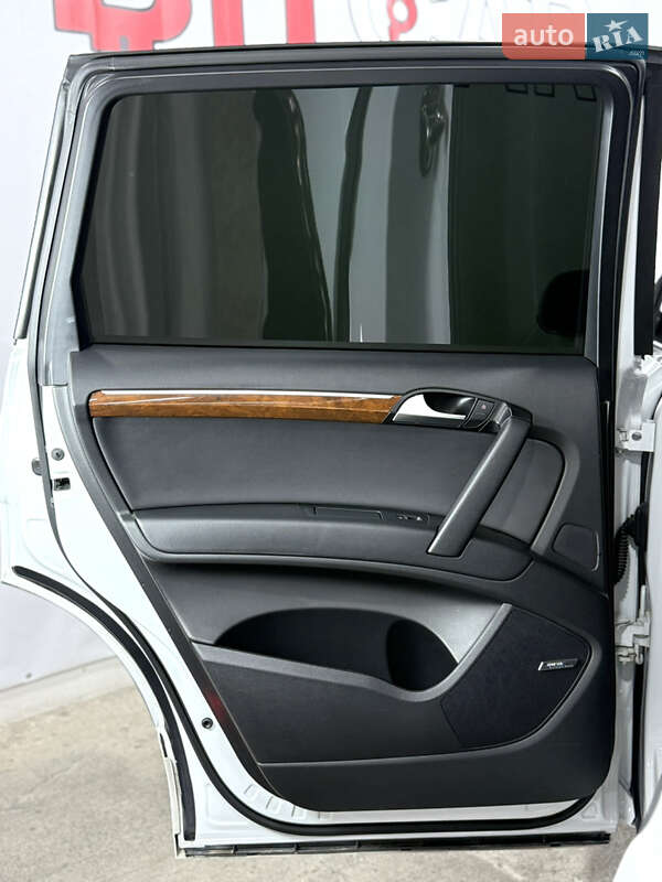 Позашляховик / Кросовер Audi Q7 2013 в Одесі