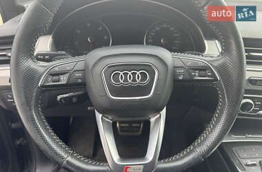 Позашляховик / Кросовер Audi Q7 2017 в 