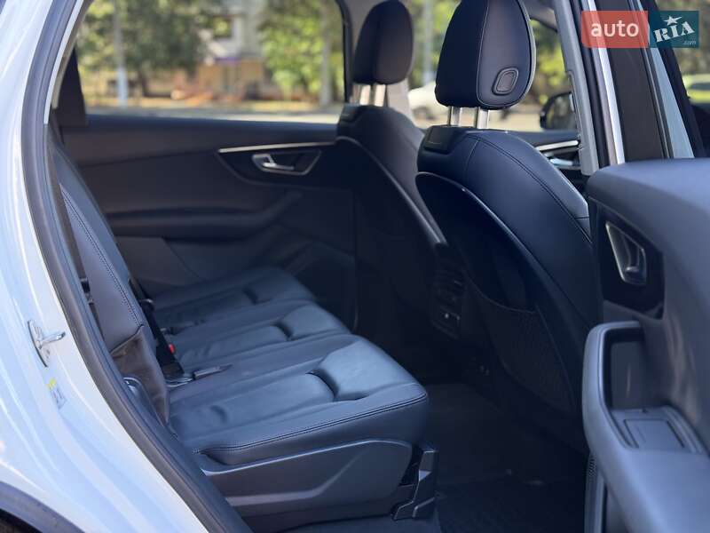 Позашляховик / Кросовер Audi Q7 2022 в Одесі