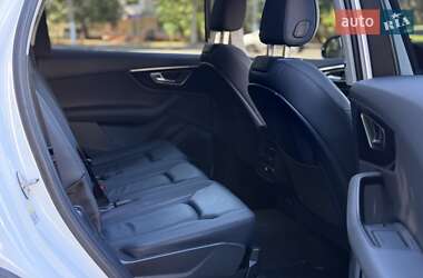 Внедорожник / Кроссовер Audi Q7 2022 в 