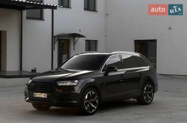 Внедорожник / Кроссовер Audi Q7 2017 в 
