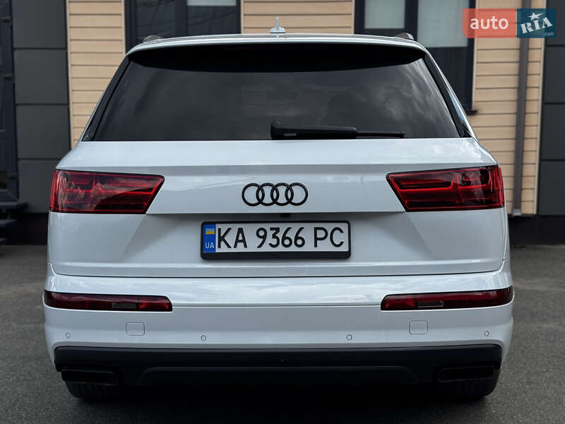Внедорожник / Кроссовер Audi Q7 2017 в Киеве
