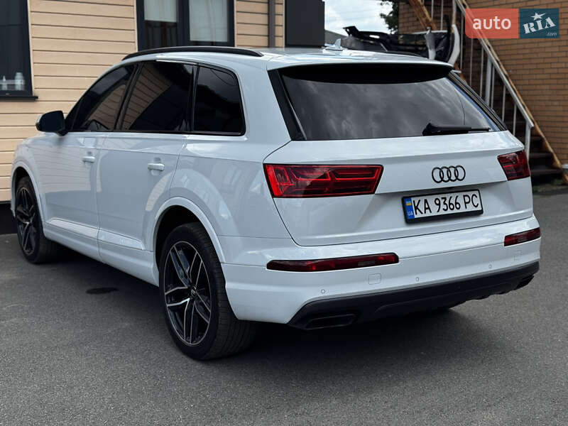 Внедорожник / Кроссовер Audi Q7 2017 в Киеве