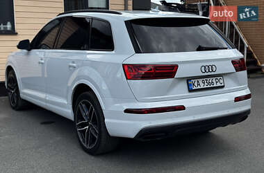 Внедорожник / Кроссовер Audi Q7 2017 в 