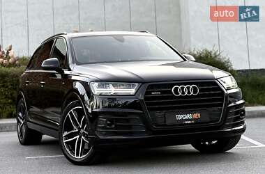 Позашляховик / Кросовер Audi Q7 2017 в 