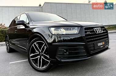Позашляховик / Кросовер Audi Q7 2017 в 