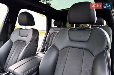 Позашляховик / Кросовер Audi Q7 2017 в 