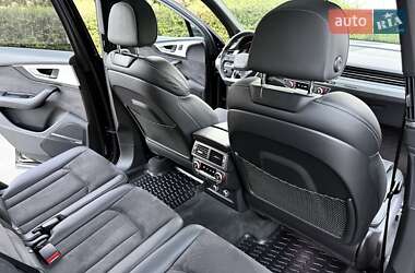 Позашляховик / Кросовер Audi Q7 2017 в 