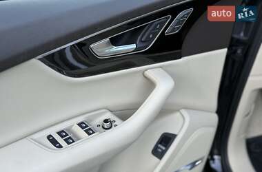 Внедорожник / Кроссовер Audi Q7 2018 в 
