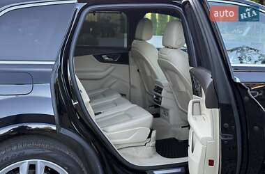 Внедорожник / Кроссовер Audi Q7 2018 в 