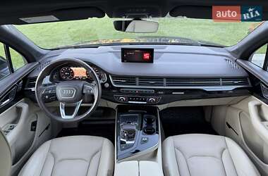 Внедорожник / Кроссовер Audi Q7 2018 в 