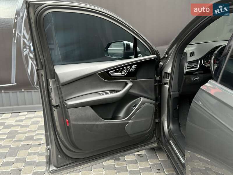 Внедорожник / Кроссовер Audi Q7 2017 в Львове