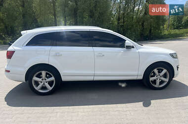 Позашляховик / Кросовер Audi Q7 2010 в 