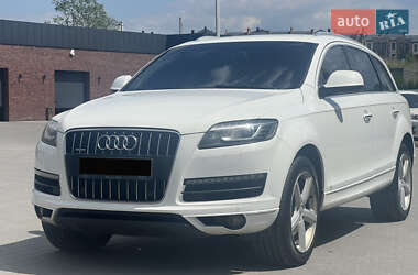 Позашляховик / Кросовер Audi Q7 2010 в 