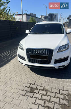 Позашляховик / Кросовер Audi Q7 2010 в 