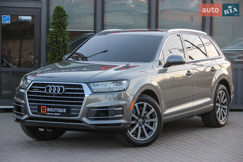 Внедорожник / Кроссовер Audi Q7 2016 в 