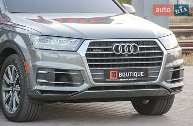 Внедорожник / Кроссовер Audi Q7 2016 в 