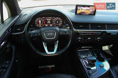 Внедорожник / Кроссовер Audi Q7 2016 в 