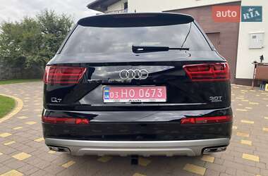 Позашляховик / Кросовер Audi Q7 2016 в 