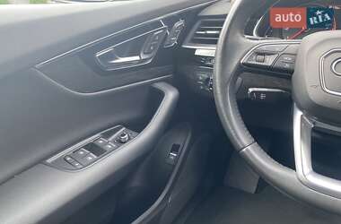 Позашляховик / Кросовер Audi Q7 2016 в 