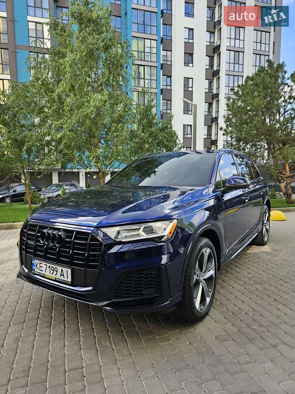 Позашляховик / Кросовер Audi Q7 2021 в Дніпрі