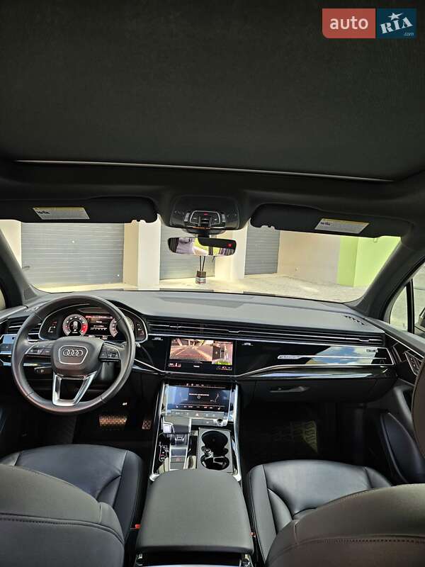 Позашляховик / Кросовер Audi Q7 2021 в Дніпрі