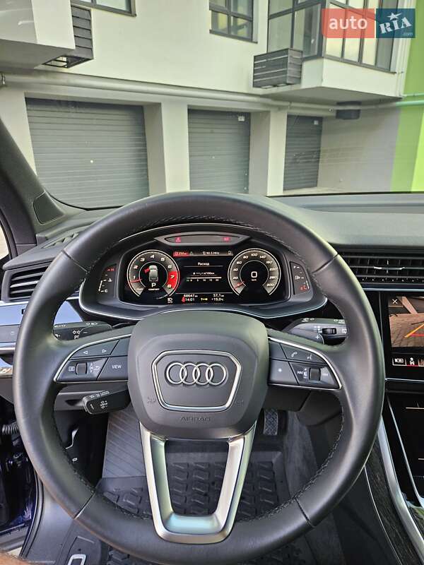 Позашляховик / Кросовер Audi Q7 2021 в Дніпрі