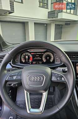 Внедорожник / Кроссовер Audi Q7 2021 в 