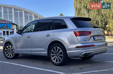 Позашляховик / Кросовер Audi Q7 2018 в 