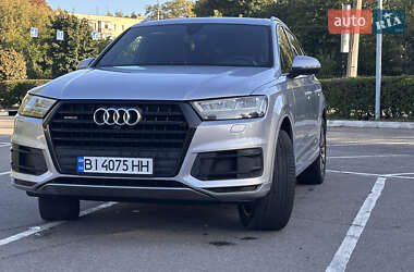 Позашляховик / Кросовер Audi Q7 2018 в 