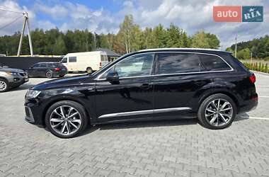 Позашляховик / Кросовер Audi Q7 2020 в 