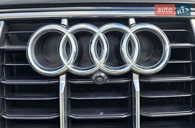 Позашляховик / Кросовер Audi Q7 2020 в 