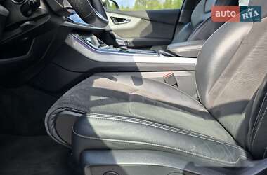 Позашляховик / Кросовер Audi Q7 2020 в 