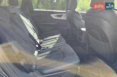 Позашляховик / Кросовер Audi Q7 2020 в 