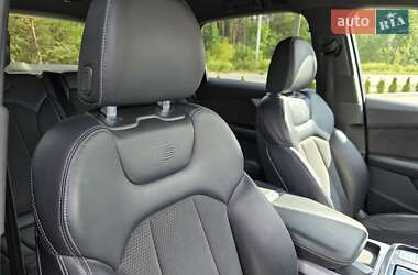 Позашляховик / Кросовер Audi Q7 2020 в 