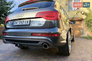 Позашляховик / Кросовер Audi Q7 2011 в 