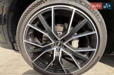 Позашляховик / Кросовер Audi Q7 2020 в 