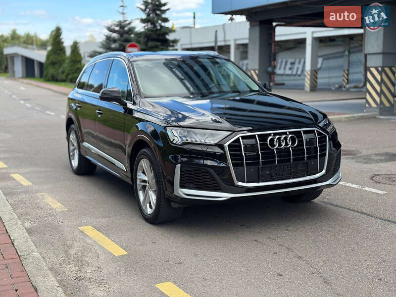 Позашляховик / Кросовер Audi Q7 2020 в Києві