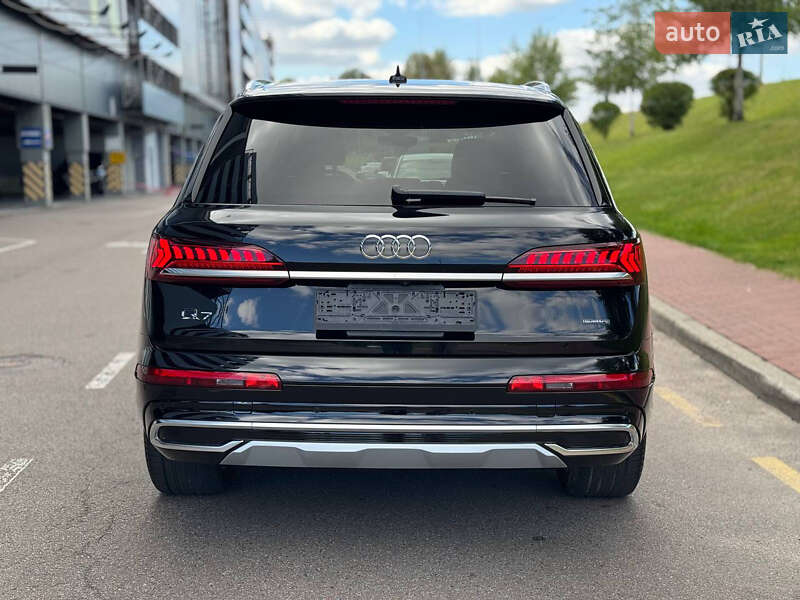 Позашляховик / Кросовер Audi Q7 2020 в Києві
