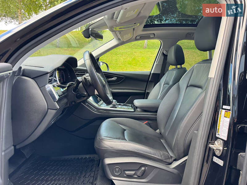 Позашляховик / Кросовер Audi Q7 2020 в Києві