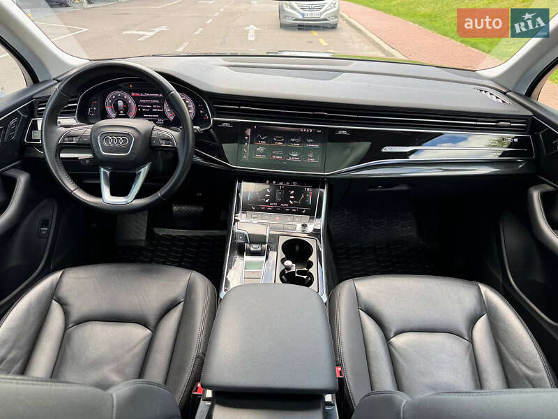 Позашляховик / Кросовер Audi Q7 2020 в Києві